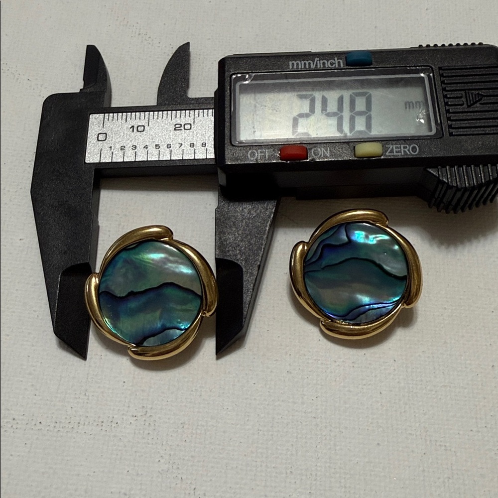 Gold-Frame Abalone Shell Stud Clip on Earrings - Picture 14 of 14